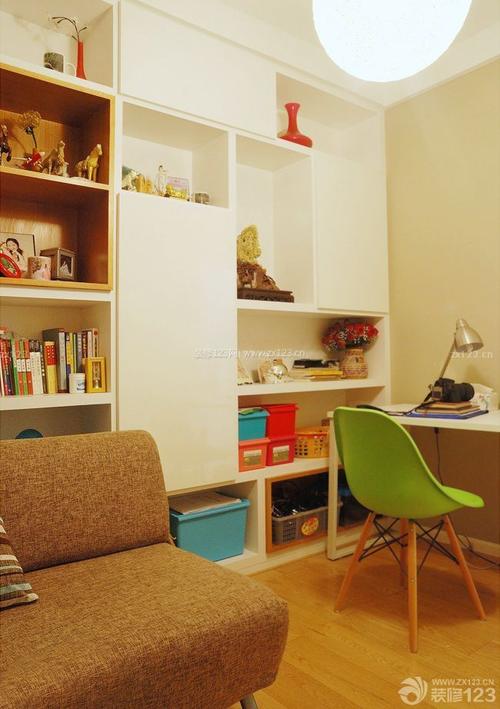 现代小户型家装书柜装修效果图片