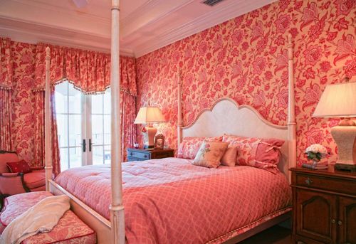 卧室粉红色花纹壁纸装修图装信通网效果图