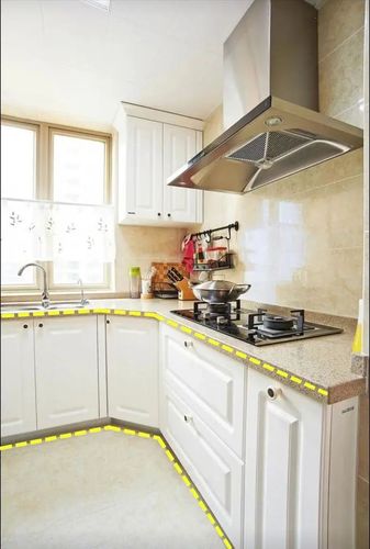 厨房转角别做直角柜加个横切面变成135大转角宽敞又实用