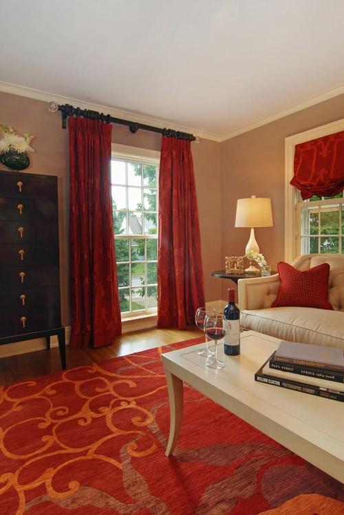 欧式风格卧室红色窗帘装修效果图