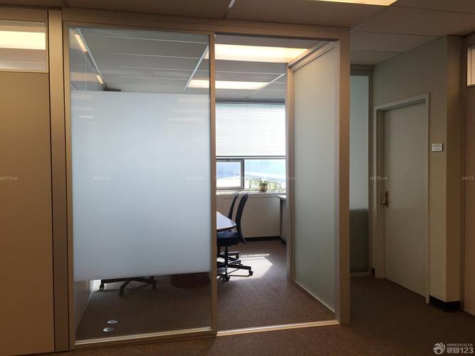 办公室磨砂玻璃门隔断图片装信通网效果图