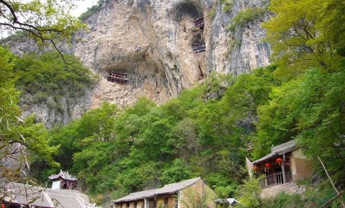 龙门洞森林公园位于陕西省陇县西北景福山北侧古名灵仙岩.