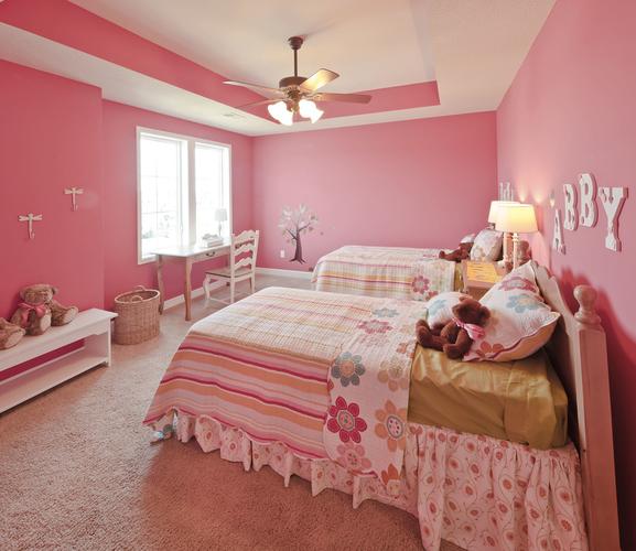 简约三居墙面粉色儿童房装修效果图