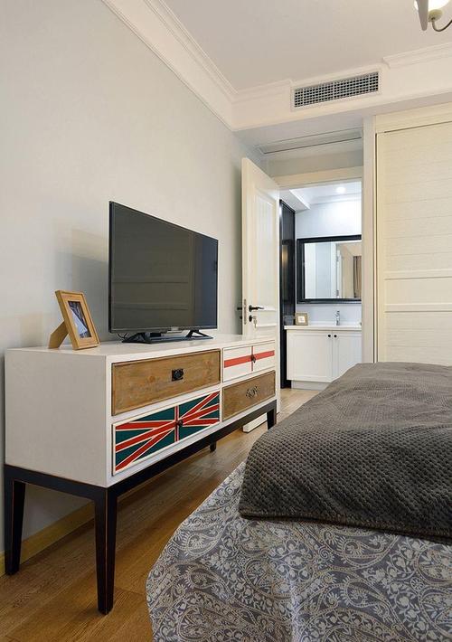 现代简约三居室卧室组合柜装修效果图欣赏