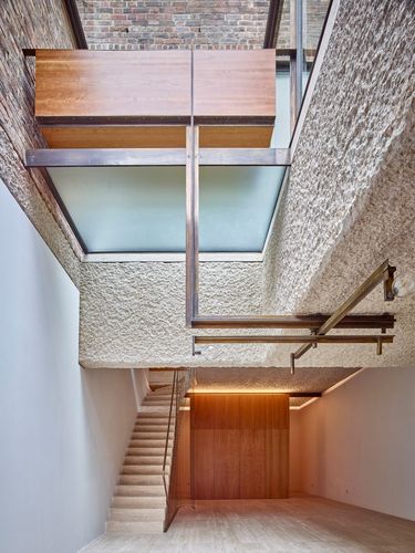 伦敦天井螺旋式楼梯房屋设计