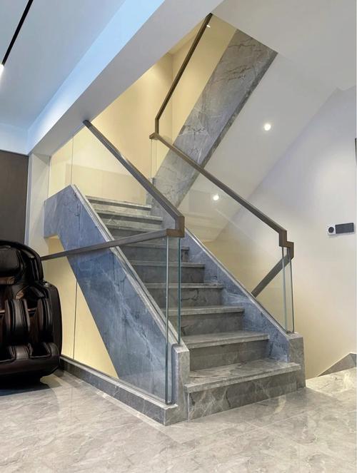 大理石楼梯超白钢化玻璃扶手完美搭配