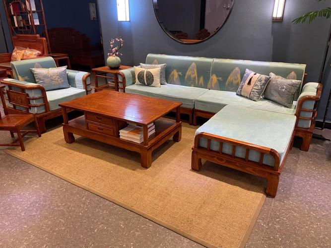 不妨看看新中式的刺猬紫檀沙发哦红木家具