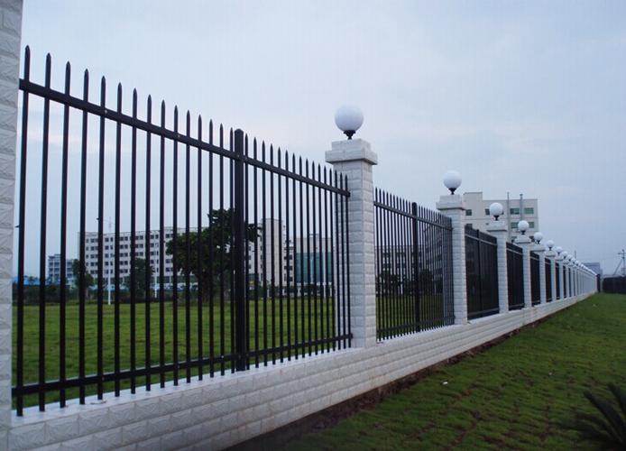 中护围栏锌钢栅栏香港香港供应小区锌钢护栏