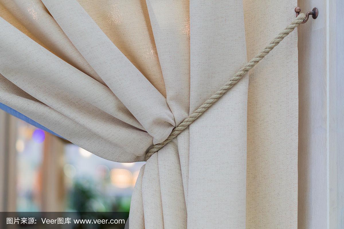 室内设计元素米色窗帘用细绳系在一起意大利风格