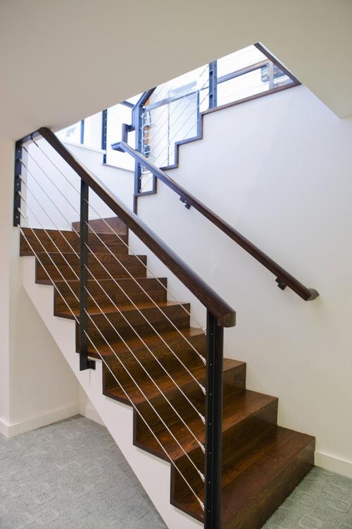 现代别墅木质楼梯扶手装修效果图