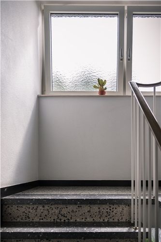 窗户楼梯公寓