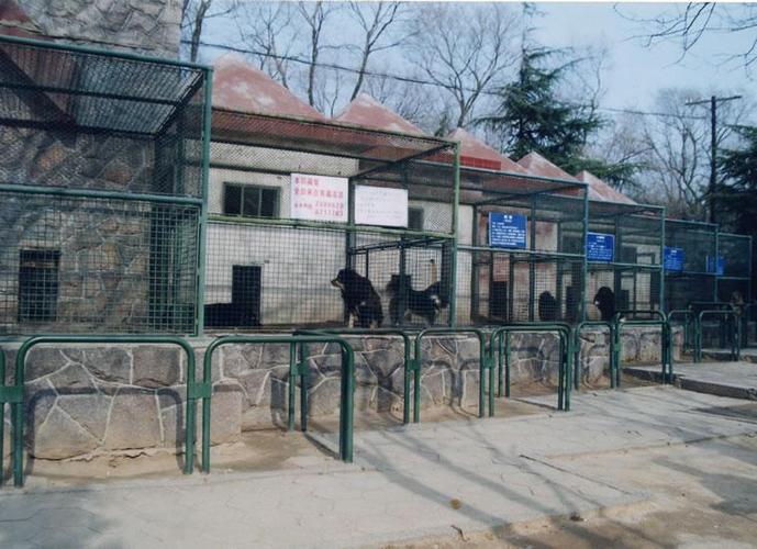 青岛动物园小型动物笼舍