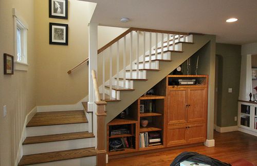 木质镂空简欧风格别墅楼梯装修图