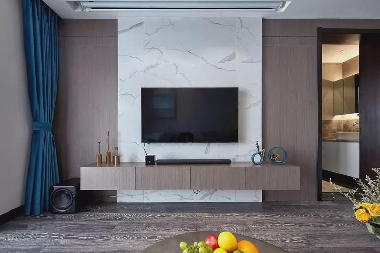 大理石搭配木饰板一个时尚的电视背景墙简单打造