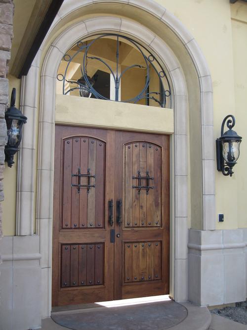 欧式风格别墅古典木质大门装修效果图