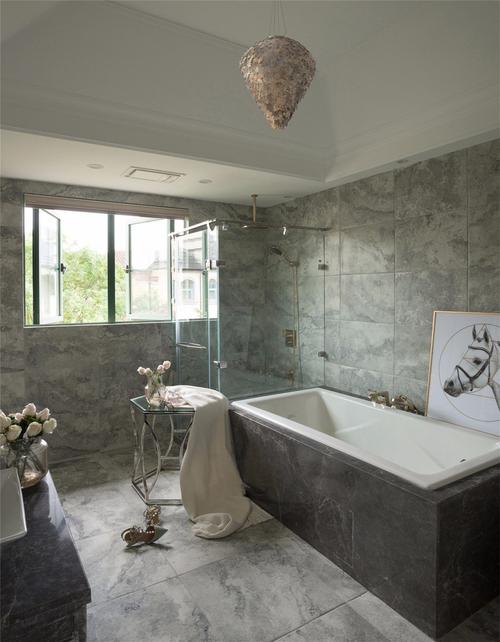 美式别墅浴室装修效果图
