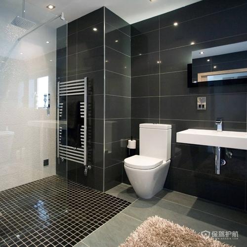 浴室黑白色调装修风格效果图2在浴室中用了大块的黑色大理石条纹瓷砖