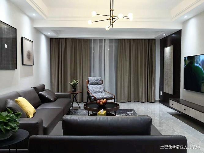 现代黑白灰实景效果爆好的艺术创作人自宅客厅窗帘现代简约客厅设计