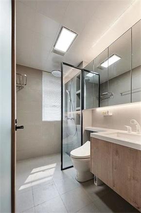 卫生间采用比较百搭的米白配色搭配干湿分离和明镜提升了空间的光感