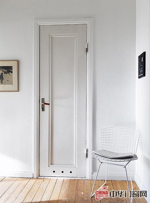 纯白世界的简约风格卧室门装饰效果图