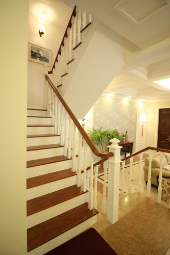 客厅楼梯