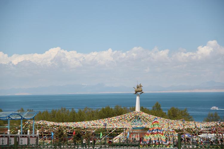 休闲和运动体验为一体的旅游景区目前旅行团安排游青海湖一般都是在