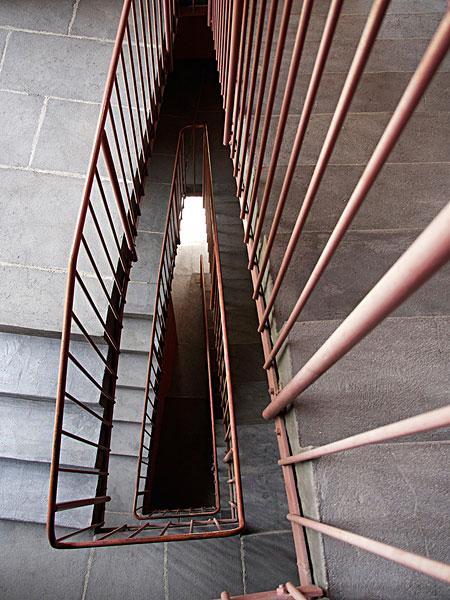 楼梯井
