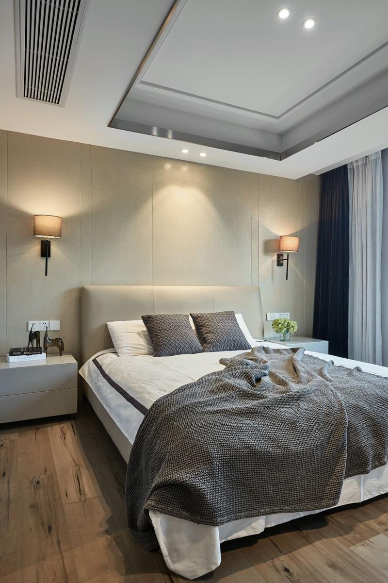 大户型现代轻奢卧室装修效果图96平米三居卧室背景墙装修效果图现代风