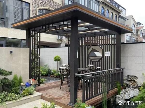 凉亭是家中与庭院连通的桥梁不同的凉亭设计带来不一样的视觉体验.