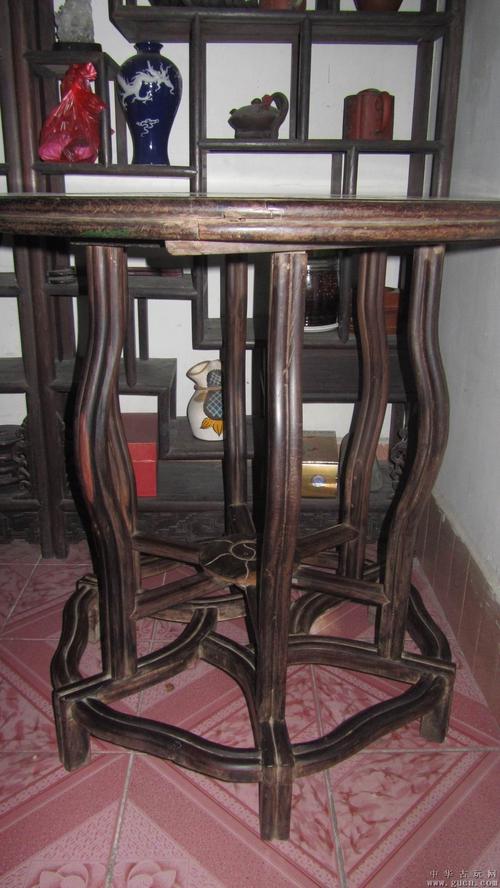 广式老红木六腿圆桌