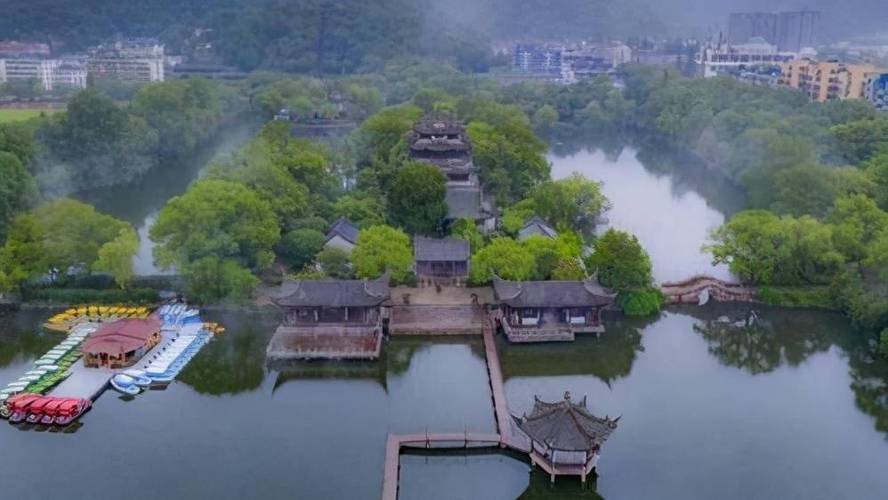 原创浙江省临海市的东湖景区占地280亩景色优美被誉为小西湖