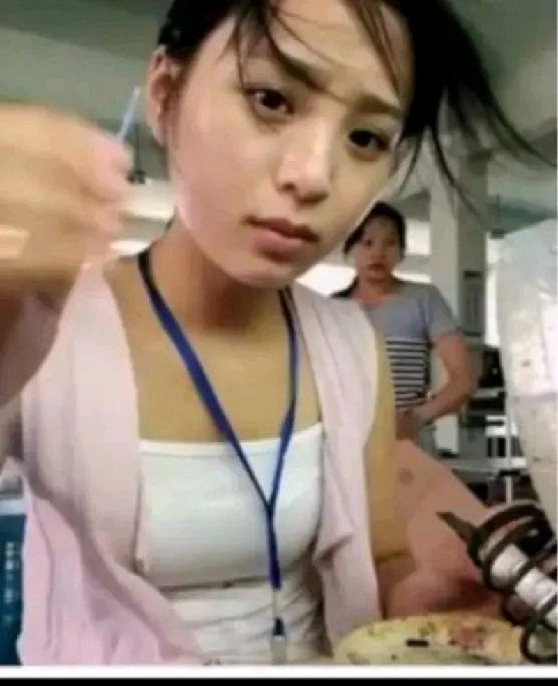 2002年富士康深圳厂花刘晓静被广东省评为十大打工妹那时候无化妆