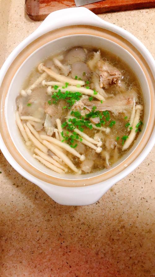 猪棒骨菌菇汤怎么做猪棒骨菌菇汤的做法豆果美食