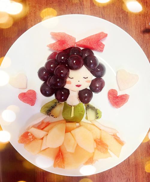 白雪公主创意水果拼盘