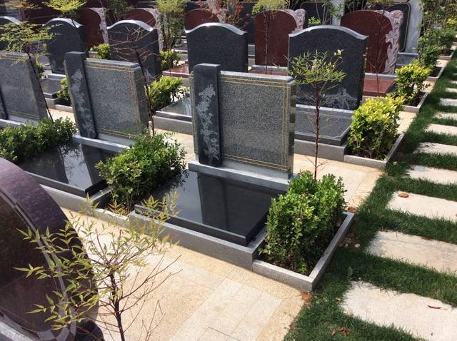 随着现代殡葬改革的发展墓碑成为公墓建设的重要组成部分对公墓墓碑