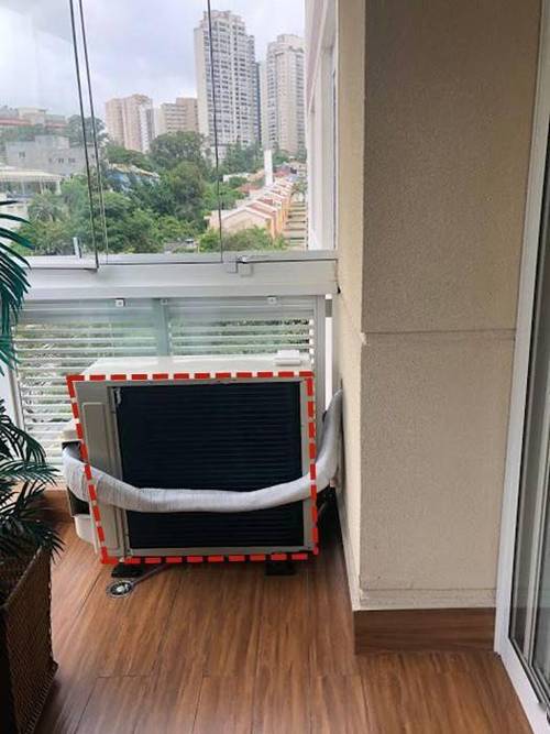 空调外机装阳台觉得难看就用木板挡住好看不说还能置物