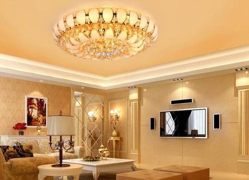 现代风格客厅水晶灯装修效果图