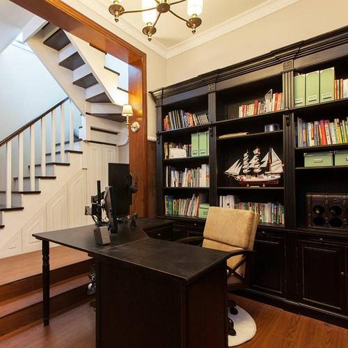 经典美式二居室书房楼梯设计