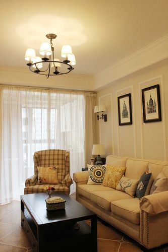 最美装修客厅沙发背景墙简单的石膏线框做造型.
