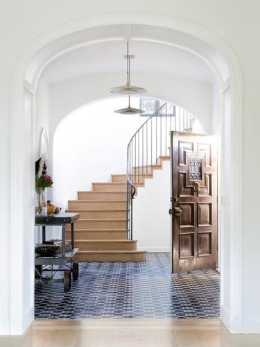 38个门厅楼梯设计适合现代空间和传统住宅的楼梯创意