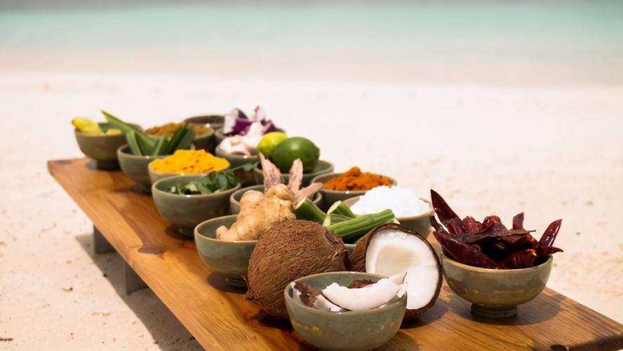 因为选材天然用料简单注重食材原有的特质马尔代夫美食往往能将
