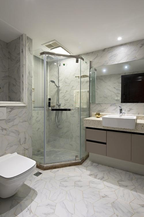 简约风格卫生间淋浴房隔断装修设计