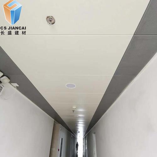 室内幕墙吊顶走廊过道使用铝单板铝条扣安装前后效果对比
