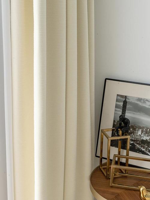 奶油色窗帘遮光日式窗帘2021年新款北欧米白色飘窗卧室客厅奶白色