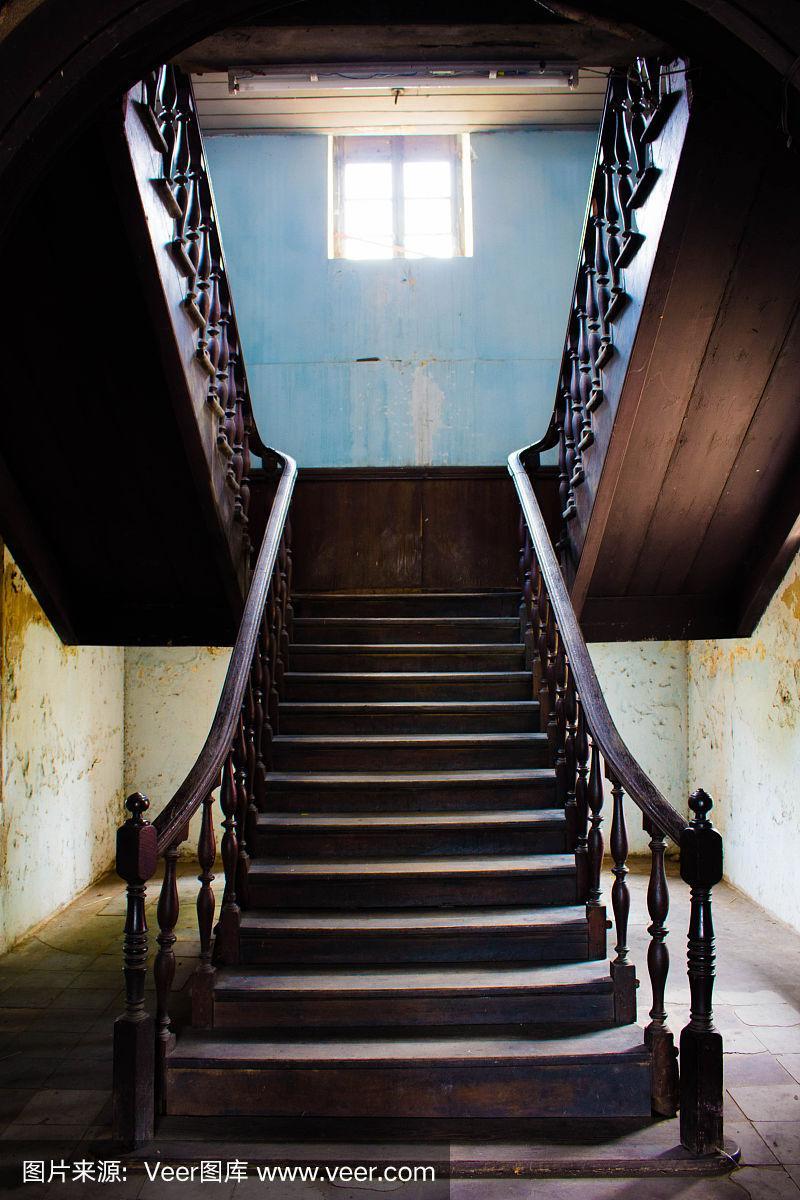 旧的楼梯