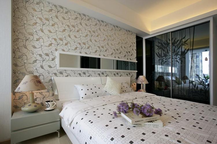 美式风格卧室床头壁纸装修效果图