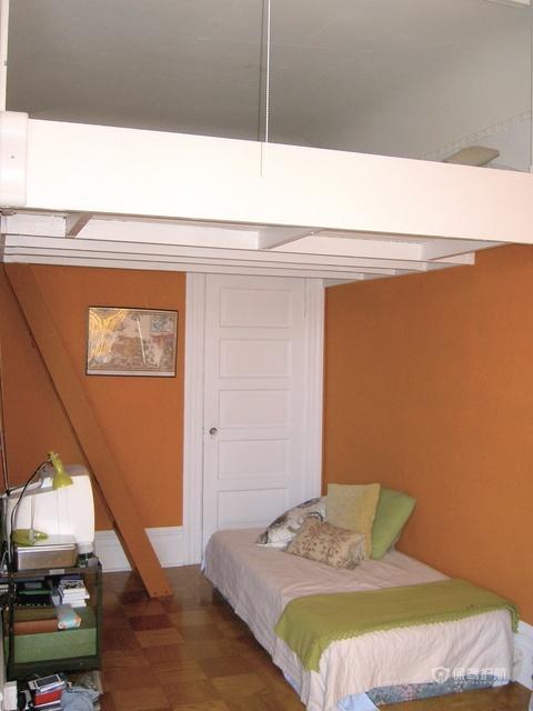 80平简约复式公寓阁楼卧室装修效果图