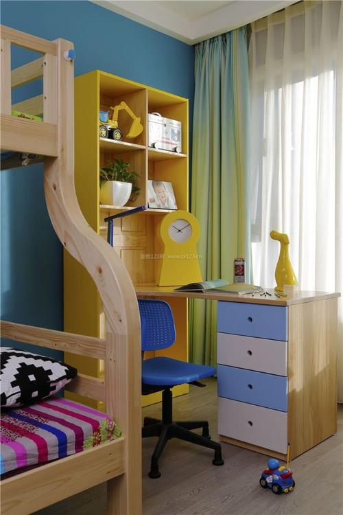 最新小户型儿童房间高低床装修效果图片