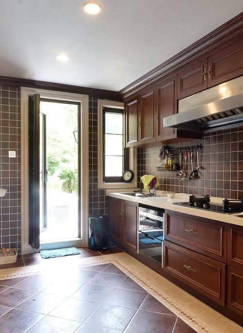 实木复古欧式厨房橱柜效果图美式风格厨房橱柜设计装修图低调现代简约