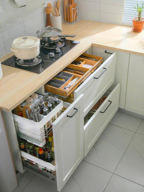 巧用拉篮解决厨房收纳问题73空间成倍增加